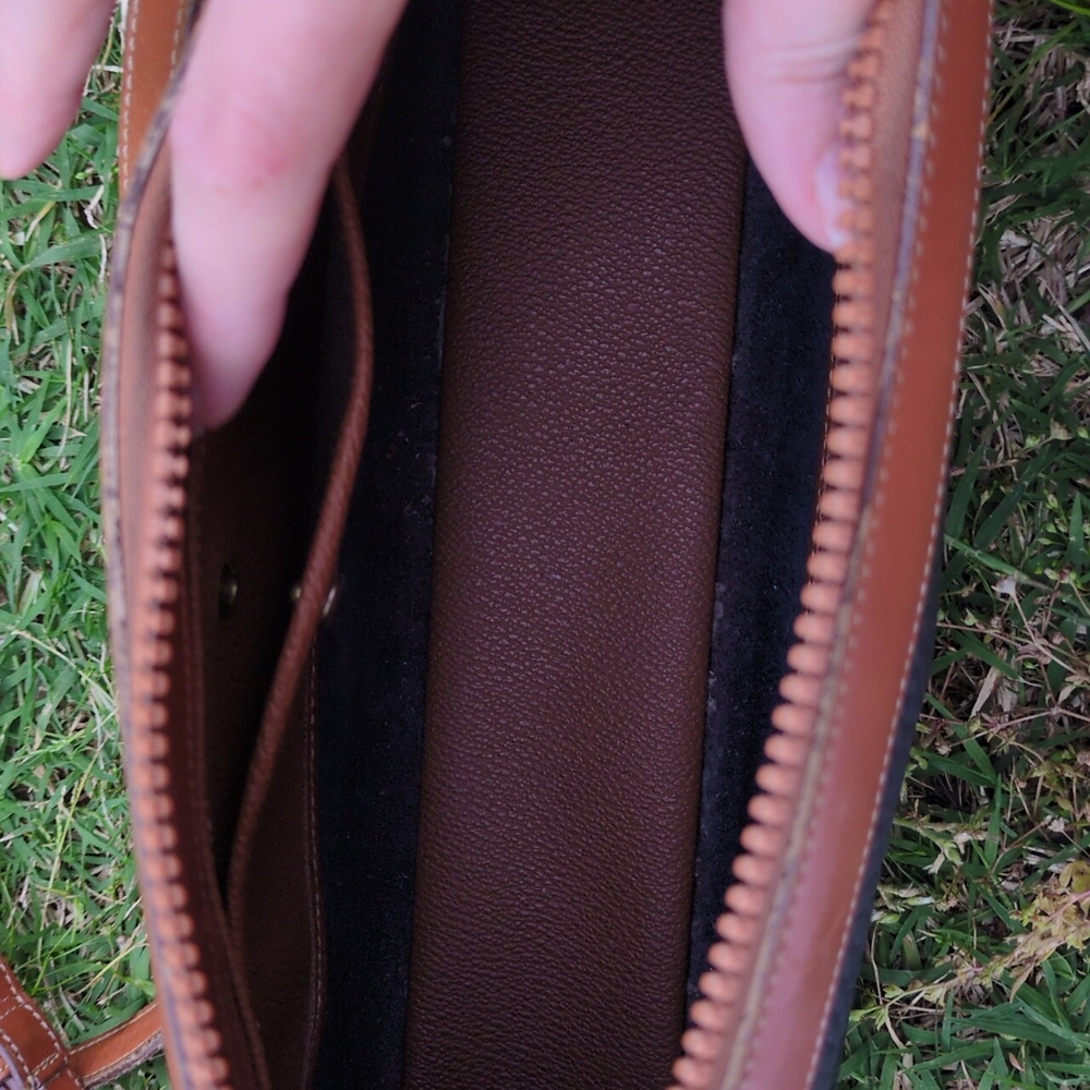 Dooney & Bourke Vintage Pebbled All Weather Leather Crossbody Navy Purse - Picture 13 of 16
